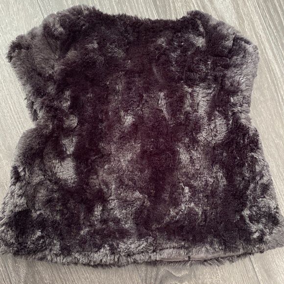 Cat & Jack Faux Fur Black Cropped Vest - Picture 5 of 5